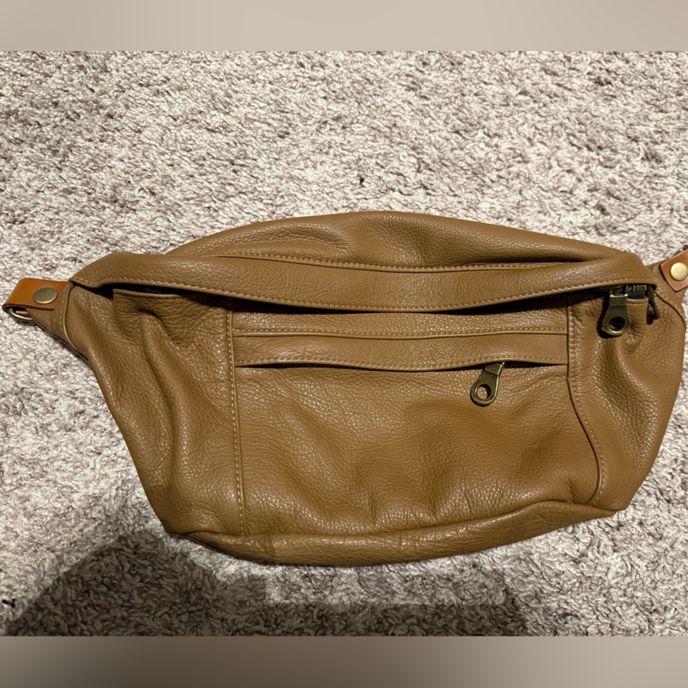 Parker thatch sling bag with strap